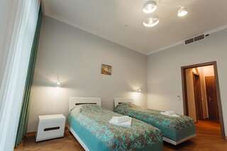 Отель Nicole Ужгород Двухместный номер Делюкс с 1 кроватью и балконом-1
