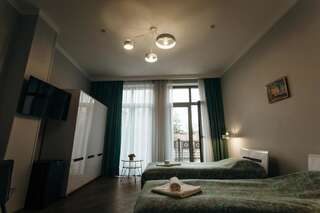 Отель Nicole Ужгород Двухместный номер Делюкс с 1 кроватью и балконом-3